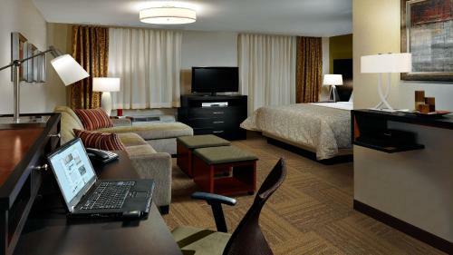 Hotel Staybridge Suites Dearborn