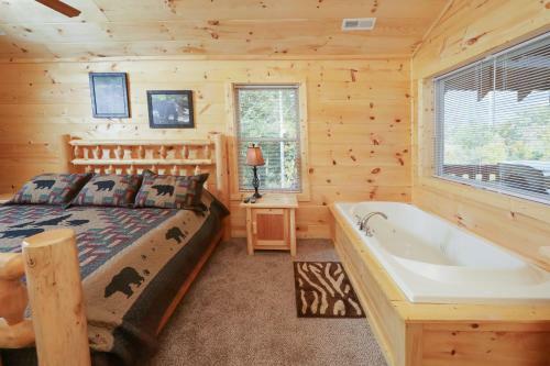 651 Country Oaks Dr Cabin