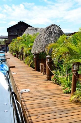 Mar Marine Yacht Club