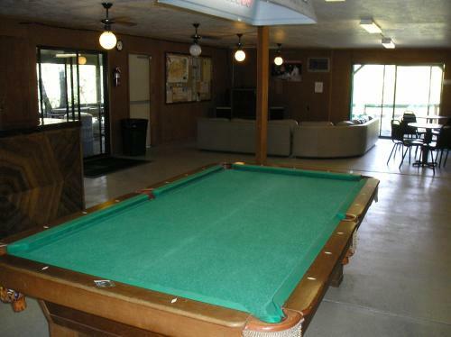 Ponderosa Camping Resort One-bedroom Cabin 1