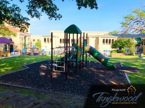 Hotel Tanglewood Resort And Conference Center