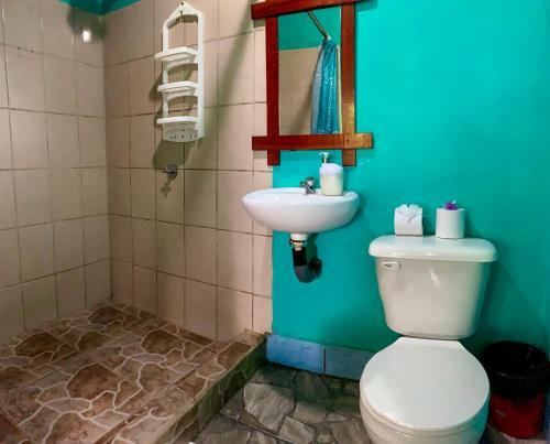 Las Cotingas Lodge