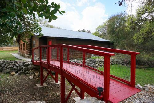 Wimberley Log Cabins Resort And Suites - Unit 1