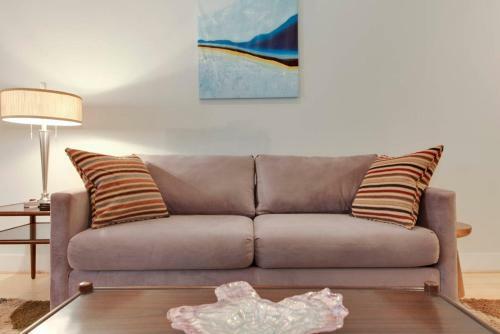 Apartamento Central Townhouse Flat Near Metro + Parking Pass