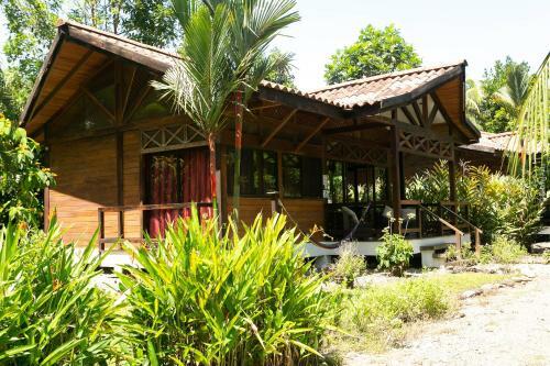 Kenaki Lodge