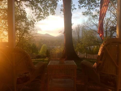 Oak Hill On Love Lane Bed And Breakfast Inn