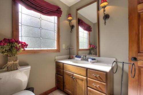 Smoky Mountain Holiday 4 Bedroom Cabin