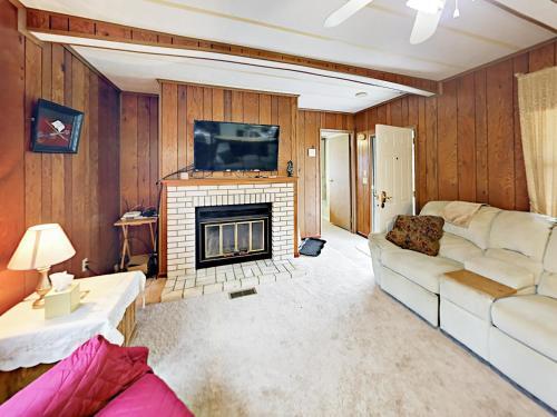 693 Reems Creek Home Home