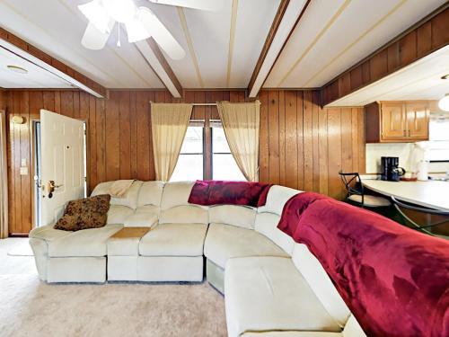 693 Reems Creek Home Home
