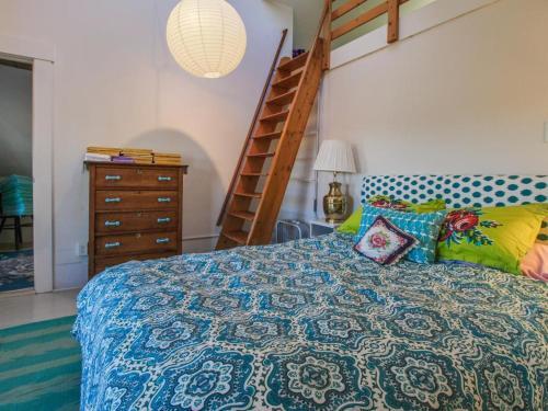 Chic Antique In Wellfleet Village