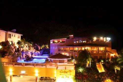 Hotel Clarion Suites Roatan At Pineapple Villas