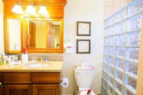 Hotel Clarion Suites Roatan At Pineapple Villas