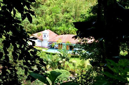Hotel Rio Perlas