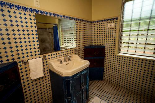 Hostal Casa De Piedra Escaz�