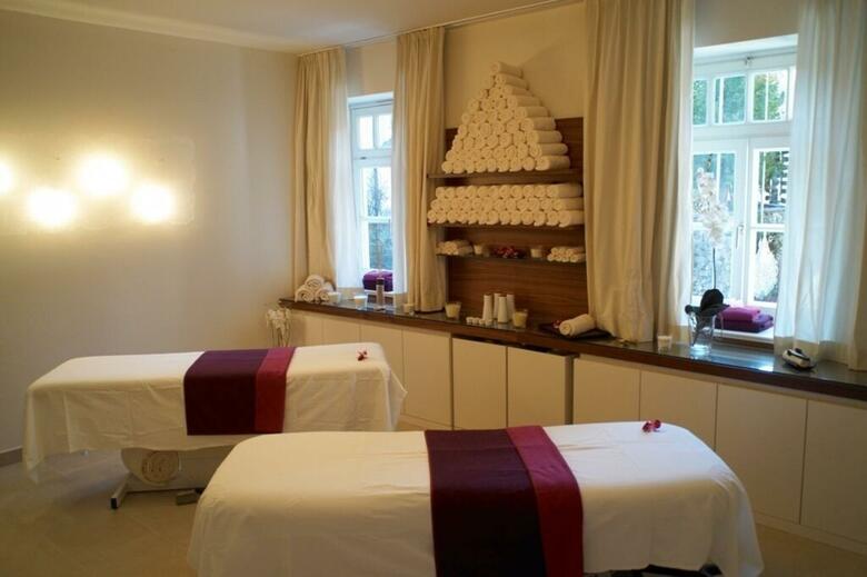 Hotel Romantik Im Weissen Roessl(.)