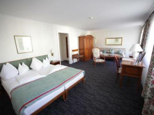 Hotel Romantik Im Weissen Roessl(.)