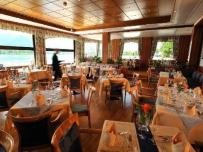 Hotel Romantik Im Weissen Roessl(.)