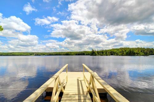 Damariscotta Lakefront Retreat