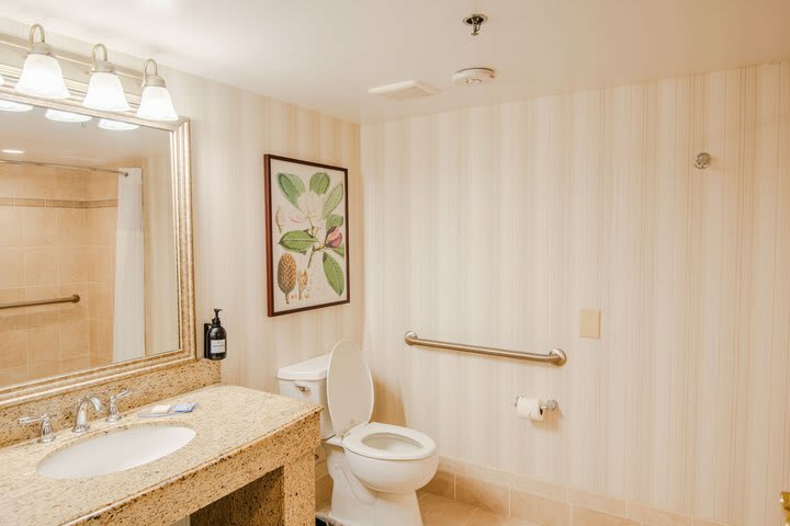 Hotel Founders Inn And Spa