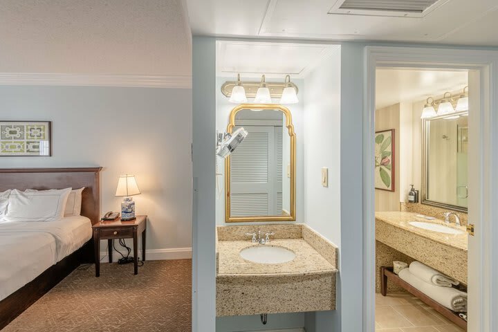 Hotel Founders Inn And Spa