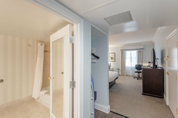 Hotel Founders Inn And Spa