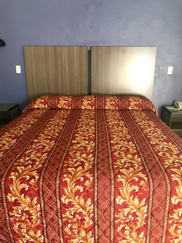 Hyde Park Motel