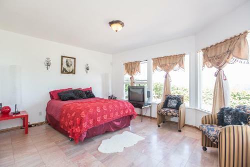Three Bedroom Villa In Bel Air