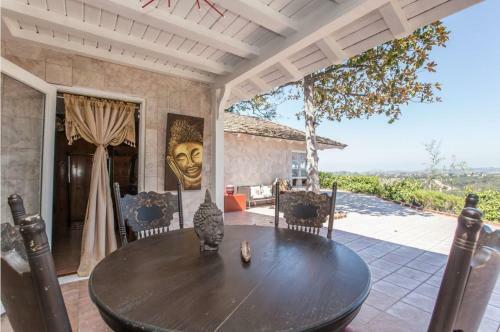 Three Bedroom Villa In Bel Air