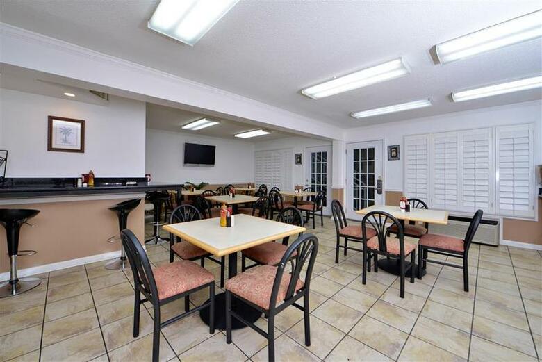 Hotel Best Western Plus Holiday Sands Inn & Suites