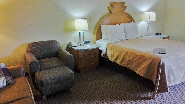 Hotel Baymont By Wyndham Greenfield