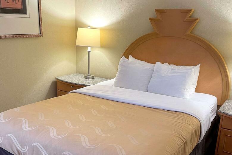 Hotel Baymont By Wyndham Greenfield