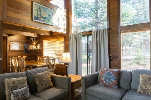 1302 Indian Hills