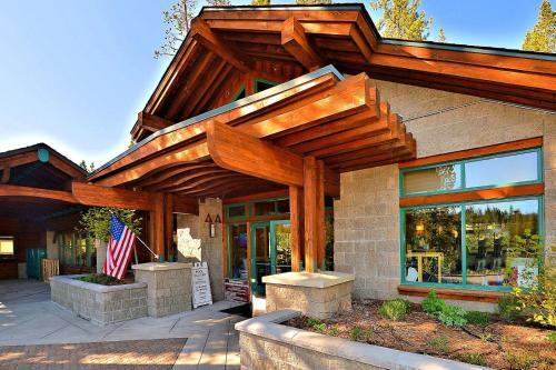 Family Mountain Chalet - 2br/2ba