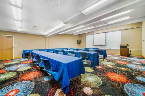 Hotel Baymont Inn & Suites Muncie