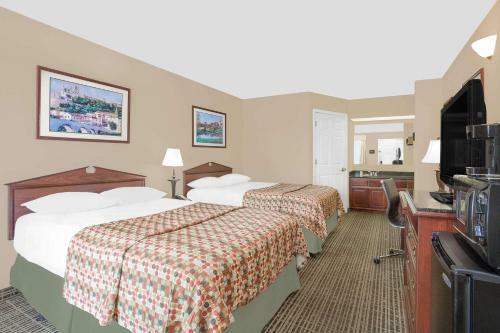 Hotel Baymont Inn & Suites - Roanoke Rapids