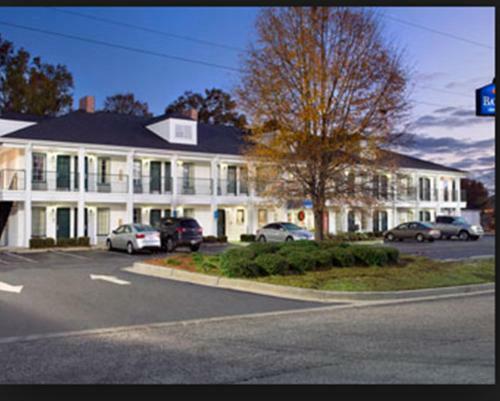Hotel Baymont Inn & Suites - Roanoke Rapids