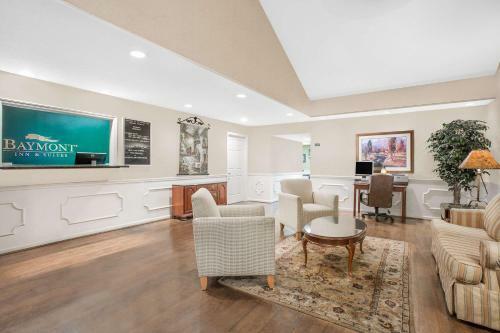 Hotel Baymont Inn & Suites - Roanoke Rapids