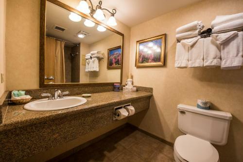 The Grand Lodge Hotel And Suites