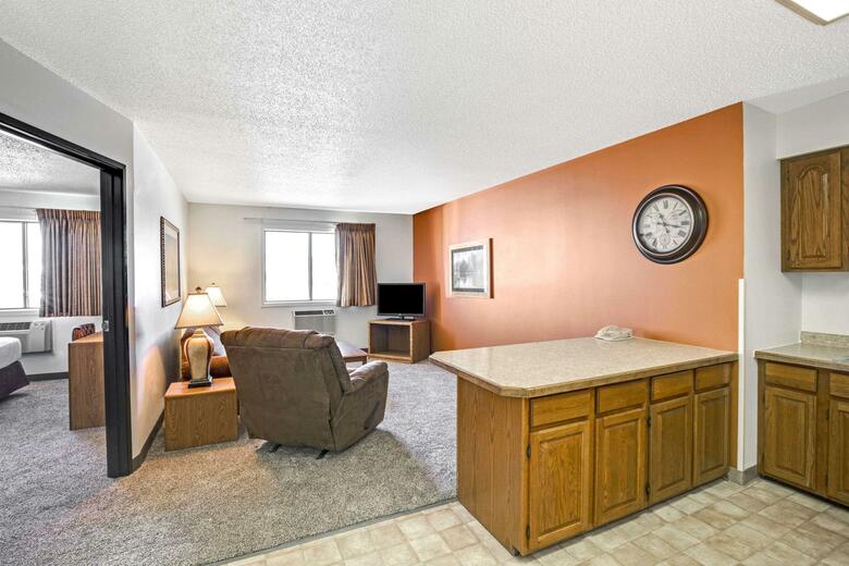 Hotel Super 8 West Aberdeen