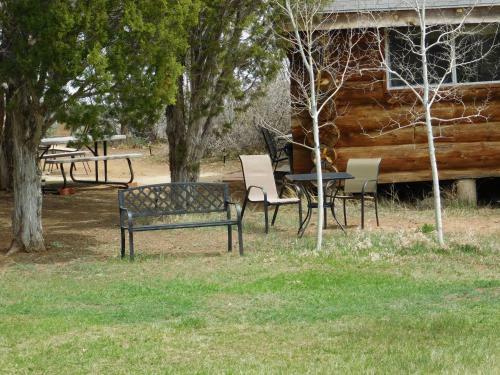 Abajo Haven Guest Cabins