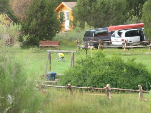 Abajo Haven Guest Cabins