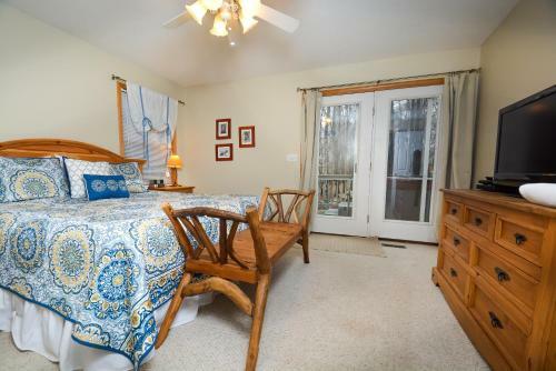 Memory Lane Four-bedroom Holiday Home