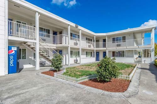 Motel 6 Beaverton