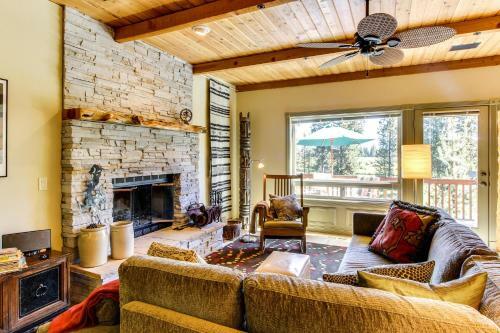 Shanti River House - Near La Pine State Park