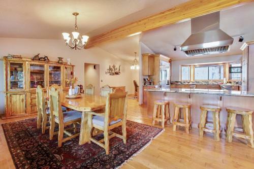 Big River Hideaway Three-bedroom Home