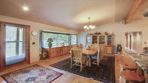 Big River Hideaway Three-bedroom Home