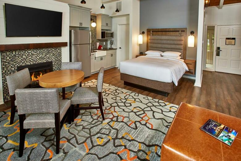 Hotel Grand Geneva Resort & Spa