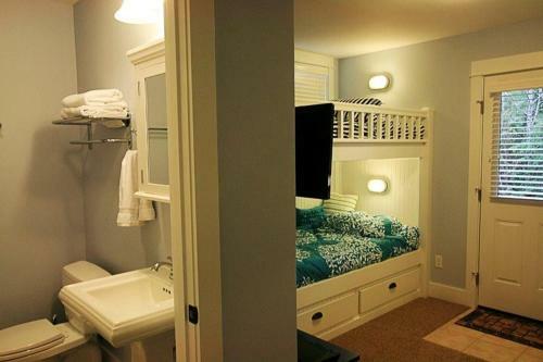 Flotsam House Two-bedroom Home