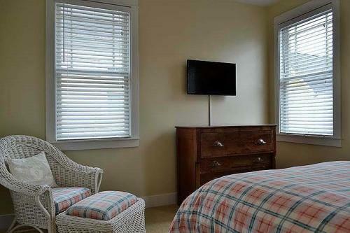 Rainbows End Four-bedroom Home
