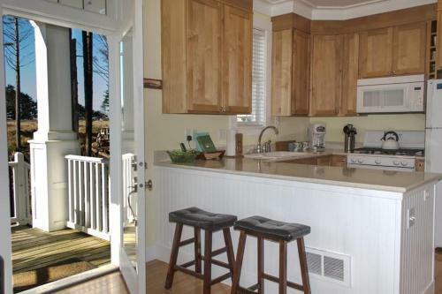 Koa Surf N Board Two-bedroom Home